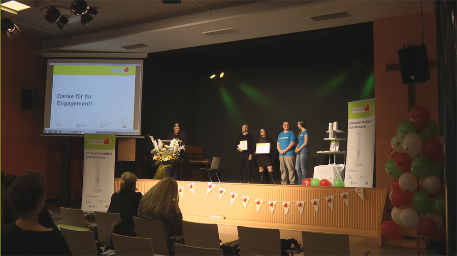 auszeichnung yourlittleplanet ehrenamt helferherzen 2016 24 b